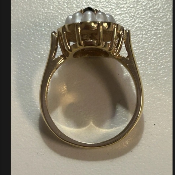 Avon Elegant Gold Plated and Pearl Women's Ring - Picture 3 of 6